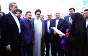 ورود دکتر واعظی به شهرستان عسلویه