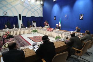 نشست با تولیدکنندگان و فعالان صنایع پتروشیمی و فولاد کشور