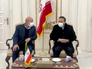 ورود دکتر واعظی به اصفهان 