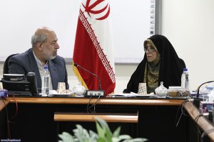 سرکار  خانم امین زاده در نشست حقوقی مشترک با وزیر نیرو