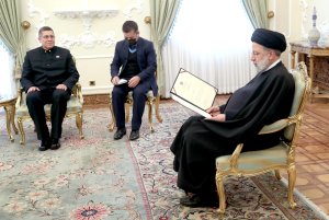 دریافت استوارنامه سفیر جدید « ونزوئلا »