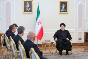دریافت استوارنامه سفیر جدید « ونزوئلا »