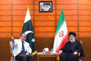 دیدار نخست وزیر پاکستان با دکتر رئیسی