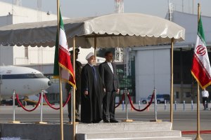  دکتر روحانی دقایقی پیش عازم اندونزی شد