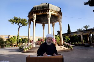 بازدید دکتر روحانی از مقبره حافظ شیرازی