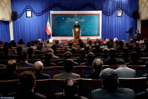 نشاندن نور ایمان در دل فرزندان مهمترین رسالت معلمان است / محدود کردن هنر نیست، مصون کردن هنر است/ آموزش و پرورش همزمان ، وظیفه معلم است/ درس شهید مطهری گذشت و آزادگی بود