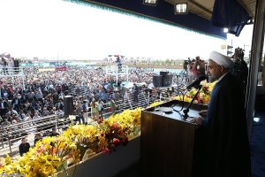 دولت تدبیر و امید خادمی کوچک در مسیر اراده مردم بزرگ ایران است/ باید از تمام استعداد خود برای آبادانی ایران و تولید و صدورمحصولات ایرانی به منطقه و جهان استفاده کنیم