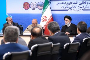 ساختمان‌سازی بانک‌ها؛ آسیب نظام پولی کشور/ سرمایه بانک‌ها در مسیر تولید قرار گیرد 