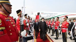 وصل الدکتور رئیسی الی جاکرتا العاصمة‌ الاندونیسیة