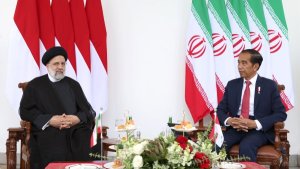 استقبل الرئیس الاندونیسی نظیره الایرانی الدکتور رئیسی فی القصر الرئاسی