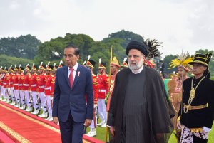 استقبال رسمی جوکو ویدودو از دکتر رئیسی در کاخ ریاست جمهوری