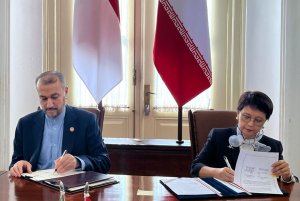 امضای 11سند همکاری میان ایران و اندونزی
