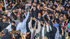 Love for prophets one of the distinguished features of the people of Indonesia/ Palestine the first priority of Islamic ummah; Muslims should feel responsible for the oppressed people of Yemen, Afghanistan, Myanmar/ World conditions changing in favour of resistance, standing against enemies of the Islamic world
