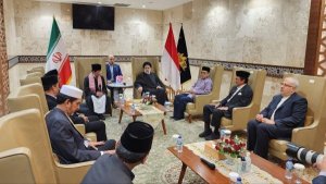 Heads of Indonesian Islamic organisations meet with President at Independence Mosque in Jakarta
