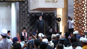 In addition to being a place of gathering and worship, mosques should also be a manifestation of social responsibilities of Muslims/ If there is insight, enemy cannot deceive our youth with the flag of 