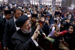 حضور رئیس‌جمهور در جمع نمازگزاران مسجد استقلال جاکارتا