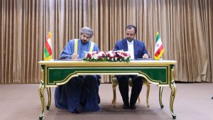 Signing of 4 pacts between Iranian and Omani authorities

