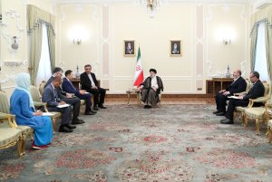 دکتر رئیسی: جایگاه سیکا باید با حمایت اعضا و فعالیت بیشتر دبیرخانه آن تقویت شود/ یکجانبه‌گرایی در جهان رو به افول بوده و سازمان‌های منطقه‌ای آینده جهان را رقم خواهند زد/ تمجید دبیرکل سیکا از مشارکت فعال ایران در میزبانی از رویدادهای این سازمان
