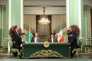امضای 5 سند همکاری میان تهران و عشق‌آباد
