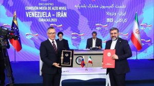 Iran, Venezuela ink 19 pacts 
