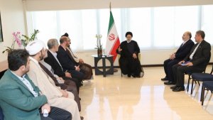 التقی عدد من أعضاء اللجان و المؤسسات الاسلامیة و الثقافیة الفنزویلیة برئیس الجمهوریة الدکتور رئیسی