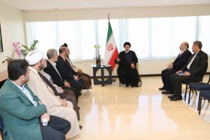 Members of the Islamic and cultural organisations of Venezuela meet with Dr Raisi