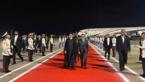 Dr Raisi arrives in Cuba
