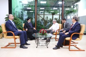 آیت‌الله رئیسی: امروز روابط سیاسی ایران و کوبا در عالی‌ترین سطح قرار دارد/ تاکید بر ضرورت اتحاد و همفکری هر چه بیشتر کشورهای همسو در مقابل استکبار جهانی/ رائول کاسترو: دوران یکجانبه‌گرایی به سر آمده و در حال گذار به چندجانبه‌گرایی هستیم