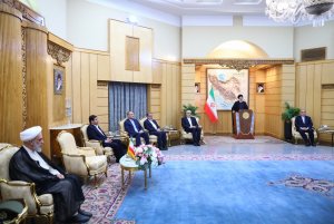 کشورهای منطقه آمریکای لاتین یک اشتراک گفتمانی با انقلاب شکوهمند اسلامی ایران دارند/ نیاز به یک بازنگری در روابط با کشورهای آمریکای لاتین به عنوان یک مرکز راهبردی در جهان داشتیم/ مردم عزیز ایران بدانند ما هر گامی که برمی‌داریم با نگاه به منافع ملی کشور است