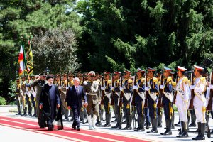 استقبال رسمی آیت‌الله رئیسی از رئیس‌جمهور ازبکستان