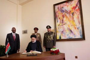 Signing of the memorial book and private negotiations between the presidents of Iran and Kenya