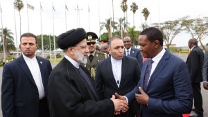 Dr Raisi leaves Nairobi for Kampala

