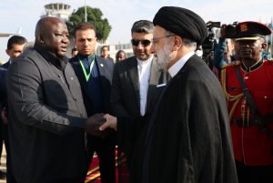 دکتر رئیسی «کامپالا» را به مقصد «هراره» ترک کرد