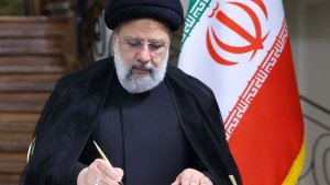 In a message, the President expressed his condolences on the passing of the pious cleric, Hojatoleslam val-Moslemin, Sheikh Afif Al-Nabulsi, to Seyyed Hassan Nasrallah, the Secretary General of Hezbollah of Lebanon, his brave companions in the Islamic Resistance Front, and his respectful family.

