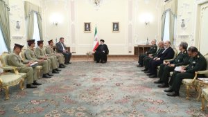 Dr Raisi: Iran's strategy is to transform security borders into safe and economic borders/ Emphasis on strengthening cooperation despite the efforts of enemies to disrupt relations of regional countries/ Pakistan Army Commander: Iran's policy to strengthen relations with its neighbours is a very valuable opportunity for the World of Islam
