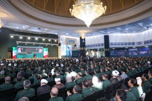 سپاه به‌عنوان مولود انقلاب اسلامی با وجود توطئه‌ها، در مأموریت‌های خود عملکرد درخشانی داشته است/ «سرمایه معنوی» و «سرمایه اجتماعی» دو اندوخته گرانسنگ و ارزشمند سپاه هستند/ اظهارات وزیر خارجه اسبق انگلیس پیام حمایت از اغتشاشات و اغتشاشگران است
