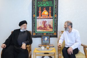 دکتر رئیسی با «اسدالله اسدی» دیپلمات تازه آزاد شده ایرانی دیدار کرد
