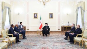 الدکتور رئیسی: مستوی المناسبات الاقتصادیة و التجاریة بین ایران و أنغولا لیس متناسبا مع العلاقات الودیة بین البلدین/ السفیر الأنغولی: علی عاتقی السعی لتنفیذ أعمال واضحة بغیة التوصل الی تطویر الشراکة مع الجمهوریة الاسلامیة الایرانیة