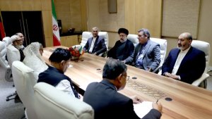 الدکتور رئیسی: ایران علی جهوزیة تامة لتبادل الامکانیات و القدرات الی دولة بنغلادش/ دعم الشعب الفلسطینی المظلوم مهمة انسانیة و اسلامیة/ أعربت رئیسة الوزراء‌ البنغلادشیة عن رغبتها لتطویر التعاون مع ایران فی کافة المجالات