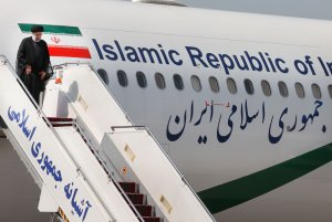 دکتر رئیسی با استقبال معاون اول رئیس جمهور وارد کشورمان شد