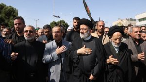 Dr Raisi appears among Arba'een mourners in Birjand