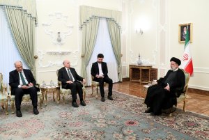 دکتر رئیسی: ایران ثابت کرده که دوست روزهای سخت عراق است/ حضور گروهک‌های تروریستی در مرز مشترک یا درون خاک عراق، از سوی ایران قابل تحمل نیست/ فؤاد حسین: عراق به توافقات با ایران از جمله در حوزه امنیتی به طور کامل پایبند است