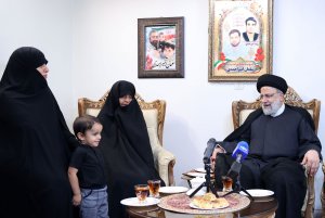 دیدار با خانواده شهید مدافع امنیت سلمان امیراحمدی