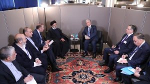 الدکتور رئیسی: الجوار و عضویة البلدین فی منظمة شنغهای من الارضیات الخصبة لتوثیق العلاقات بین الطرفین/ أکد علی ضرورة الاسراع فی تنفیذ کامل البنود للاتفاقیات المبرمة بین البلدین/ الرئیس توکاییف: ایران شریکة استراتیجیة و صدیقة حمیمة بالنسبة الی کازاخستان و نرحب بتعزیز تبادل السلع بین البلدین