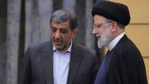 عودة أکبر عدد من الألواح التاریخیة و الثقافیة الی البلاد