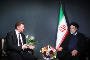 آمیختن سابقه تمدنی کهن با باورهای دینی قوی و ایمان به ارزش‌های الهی آینده‌ای درخشان پیش‌روی ملت ایران ترسیم کرده است/ اگر ساختار سازمان ملل اصلاح نشود، جایگاه آن رو به افول می‌رود/ ایران از بازیگران اصلی نظم نوین در حال شکل‌گیری در جهان است/ ایران آماده میانجیگری برای خاتمه جنگ در اوکراین است، اما برخی کشورها با کمک‌های تسلیحاتی خود دنبال ادامه جنگ هستند