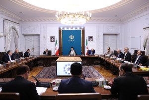 ایجاد کارگروهی برای بررسی تمرکززدایی و چگونگی واگذاری برخی اختیارات لازم به استانداران/ صدور دستورات لازم برای تسریع در رفع موانع مولدسازی و تعیین تکلیف منابع خارج از اختیار استانداران/ تاکید بر عزل سریع برخی مدیران ناکارآمد
