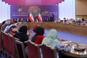 سخنرانی در جمع شرکت کنندگان در اولین جشنواره بین المللی رسانه خورشید