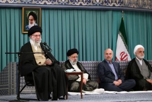 دیدار مسئولان نظام و مهمانان کنفرانس وحدت با رهبر انقلاب