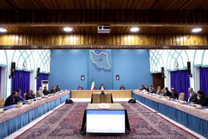 وزارت امور خارجه تبادل ارتباطات و اطلاعات ایرانیان خارج از کشور را بر بستر پنجره ملی خدمات دولت هوشمند فراهم کند/ مراجع قانونی، قضات، بانک‌ها و واحدهای حقوقی دستگاه‌های اداری به موجب قانون همه اسناد الکترونیک را به رسمیت بشناسند/ دستور تشکیل کارگروه تخصصی برای صحت‌سنجی دلایل عدم پیوستن برخی دستگاه‌ها به پنجره ملی خدمات دولت هوشمند
